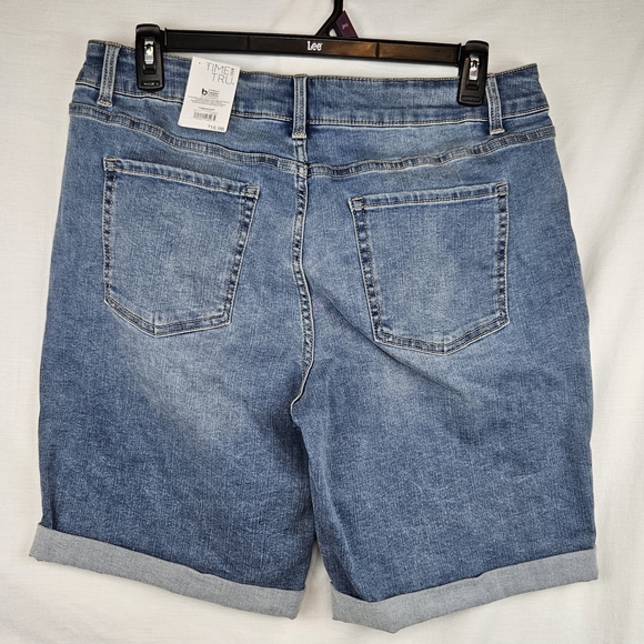 Time and Tru Women's Denim Bermuda Shorts, Size 18 Summer Vacation - Picture 4 of 4
